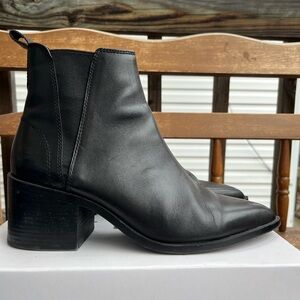 Steve Madden Black Leather Chelsea Ankle Boots